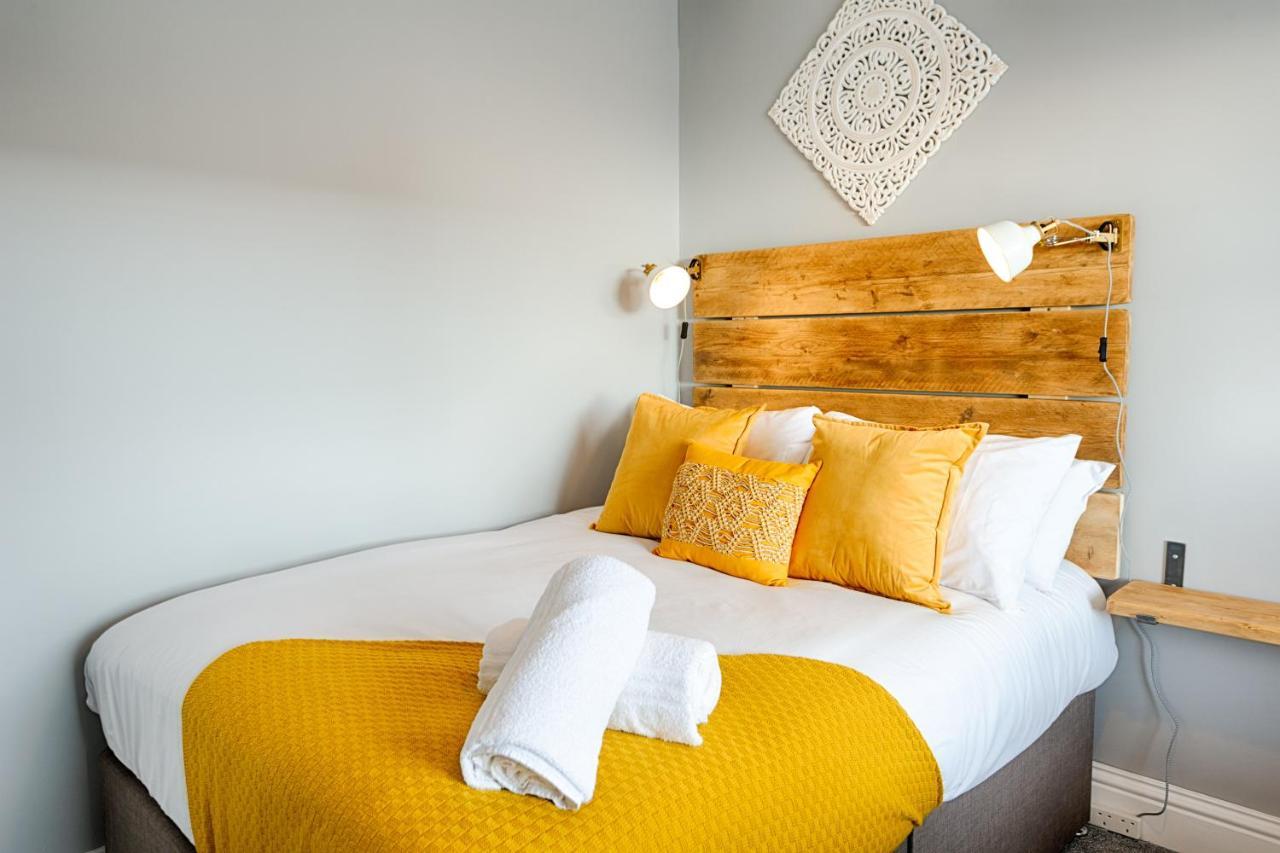Parking, Balcony With Views, 2 Bathrooms Σουόνσι Εξωτερικό φωτογραφία
